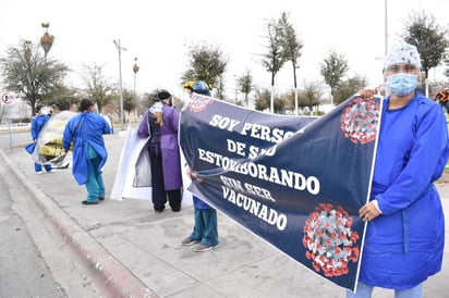 Médicos de hospitales particulares de Monclova siguen sin recibir vacuna