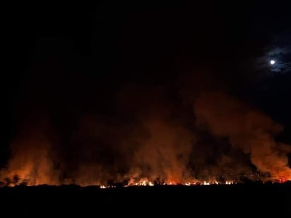 Fuerte incendio en el Montessori de Monclova