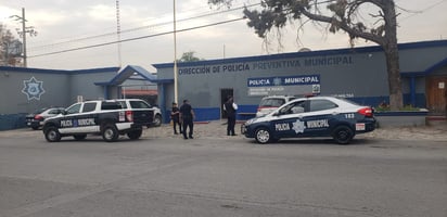 Subdirectora de Tránsito de Monclova huye al ser cuestionada sobre el caso del niño Yusel