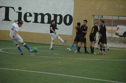 Los Roncos logra derrotar a Lobos