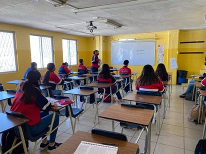 Regresan a clases colegios privados, anuncia director