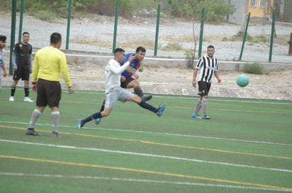 Los master en acción futbolera