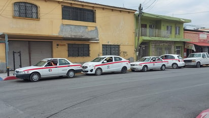 Campaña de revisión a taxistas de Frontera