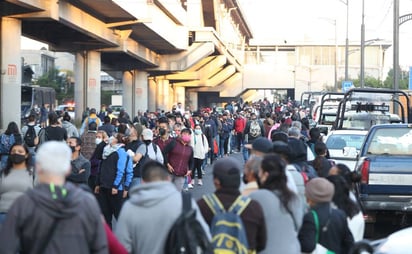 Traslada RTP a usuarios de la Línea 12 del Metro tras accidente