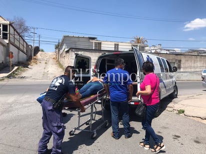 Mujer resulta lesionada en Monclova tras fuerte accidente vial