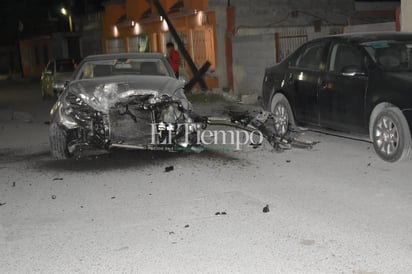 Jovencito ebrio al volante choca contra dos casas en la colonia El Pueblo de Monclova