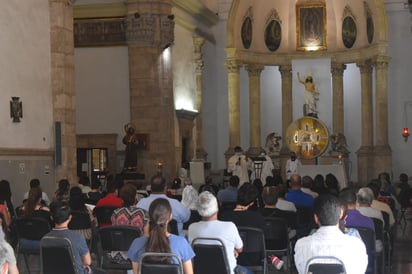 Iglesia: Personas que aman soportan injusticias