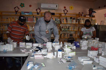 Donan medicamento a la ciudadanía de Castaños