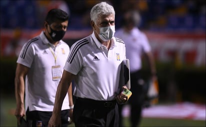 Tigres hace oficial la salida del 'Tuca' Ferretti