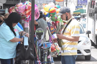 Compras a “mamá” dieron respiro a los comerciantes en Monclova