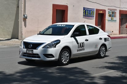 Solicitan taxistas un aumento a la tarifa