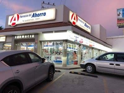 Le roban casi 100 mil pesos afuera de farmacia en Monclova