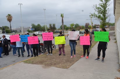 Se manifiestan en Centro de Justicia Penal en Frontera 