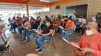 Apoyan padres de familia el regreso a clases 