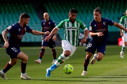 El Huesca aguanta el empate al descanso