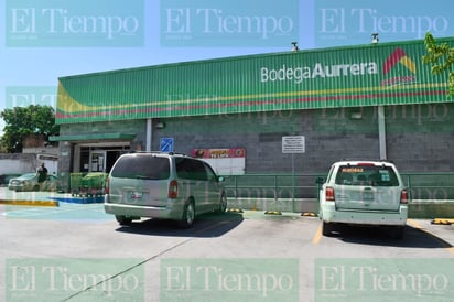 Roban bodega de centro comercial en Monclova