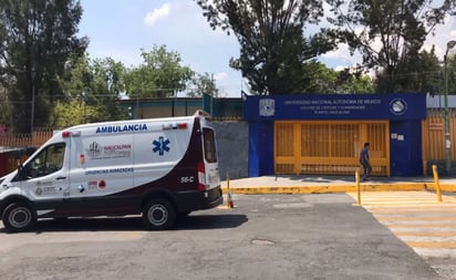 Maestro mantiene huelga de hambre en CCH Naucalpan