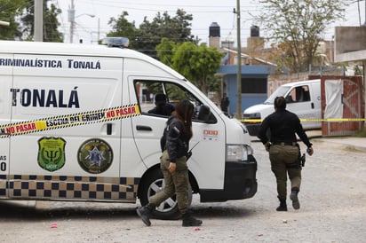 Hallan al menos 70 bolsas con restos humanos en Tonalá, Jalisco