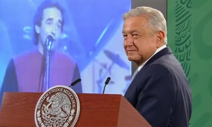 AMLO pone canción de Serrat en la mañanera 'para los jóvenes'