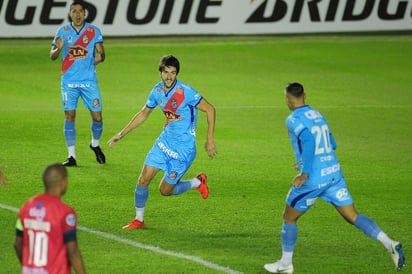 El Arsenal vence de visita a Wilstermann y asume el liderato del grupo C