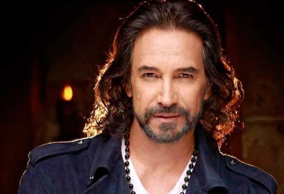 Marco Antonio Solís, de querer ser sacerdote a una vida de éxitos musicales