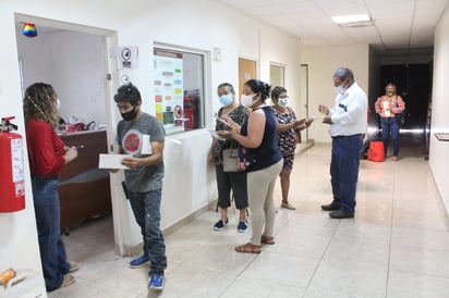 Vacunarán hoy a mujeres embarazadas y rezagados