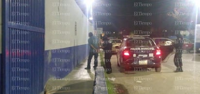 Tomaban en la vía pública de Monclova y los detienen