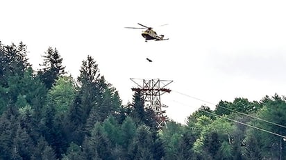 Tragedia con 14 muertos al caer una cabina de teleférico conmociona a Italia