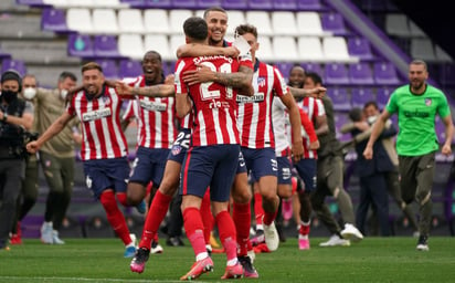 El Atlético de Madrid recibe la copa de campeón de Liga 2020-21