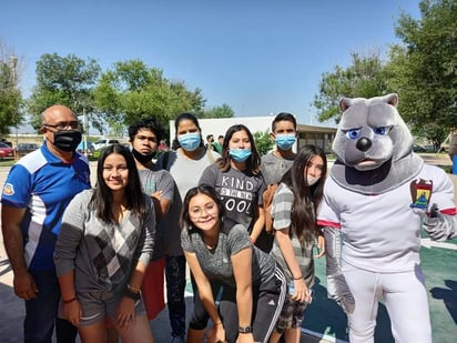 Con un rally deportivo festejan al estudiante