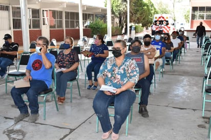 Se vacunan contra el COVID-19 hoy en Castaños 360 personas pendientes