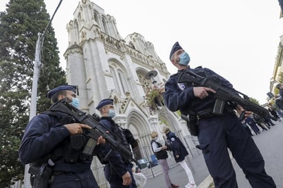 París amenaza con represalias a quienes 'obstaculicen' la transición en Mali