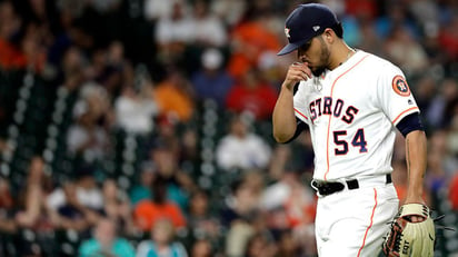 Roberto Osuna obtiene primer salvamiento con los Diablos Rojos