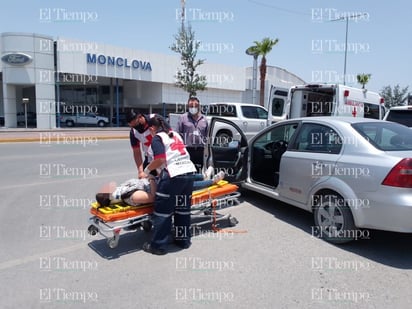 Invade carril y provoca percance en Monclova