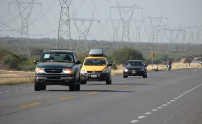 FGJNL: Van 19 desaparecidos en carretera en Nuevo León