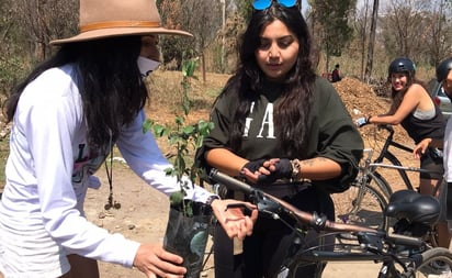 Ciclistas de CDMX y Edomex reforestan Parque Nacional de Los Remedios