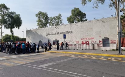 Vandalizan acceso de Cámara de Diputados; se estrenó en febrero