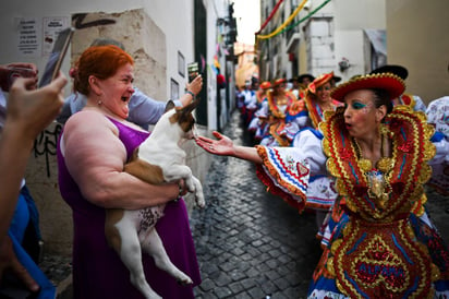 El alcalde de Lisboa cancela las verbenas de San Antonio