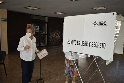 Sólo 20 ciudadanos por fila podrán votar