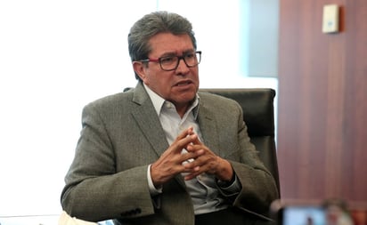 Ricardo Monreal: Propone endurecer sanciones a quienes cometen feminicidio