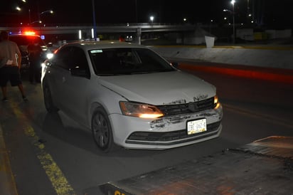 Auto fantasma le choca en Monclova