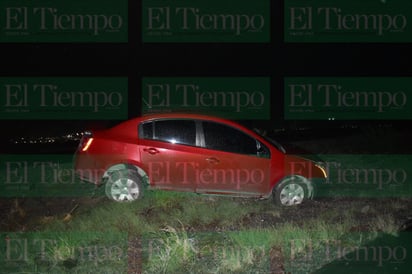 Sale del camino y abandona vehículo en Frontera 