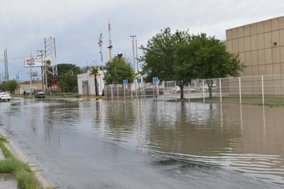 Se hunde pavimento del libramiento CSG cada vez que llueve en Frontera 