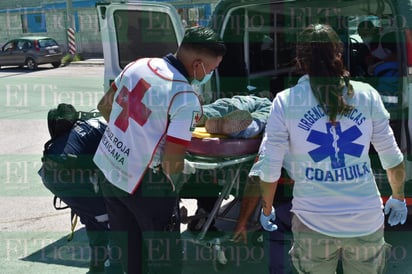 Cae de su motocicleta en Las Torres en Monclova 