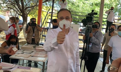 Vota Alfonso Durazo; dice que ya está listo para festejar