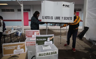 Inicia el cierre de casillas en las entidades; arranca conteo de voto