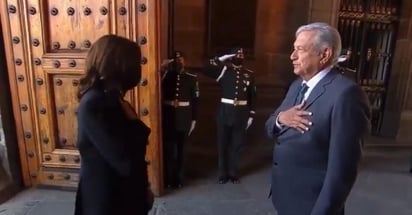 AMLO al recibir a Kamala Harris se equivoca diciéndole 'Presidenta Kabala'