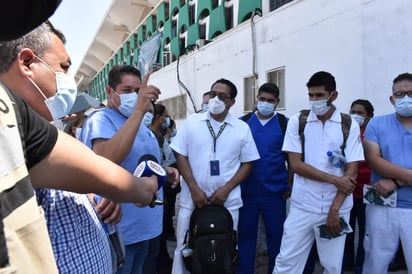 Es un ‘infierno’ la clínica 7 del IMSS, realizan manifestación 