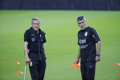 Sol y calma en el entrenamiento de Uruguay con la mente puesta en Argentina