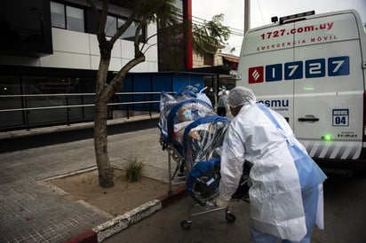 Uruguay suma 2,054 casos nuevos y 39 muertes por la COVID-19